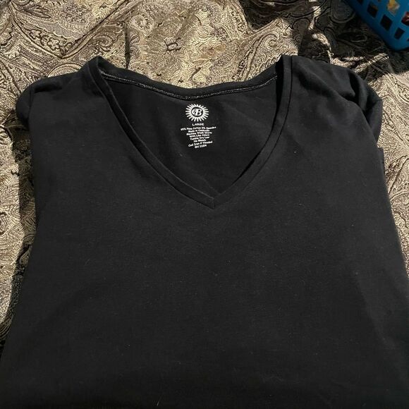 Belk Black V-Neck Long Sleeve Top excellent condition size large - Picture 2 of 2